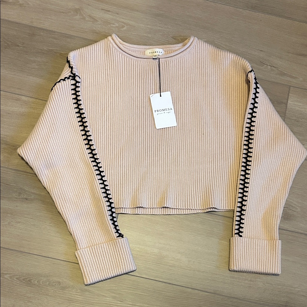 Promesa Blush Cropped Sweater with Black Stitching